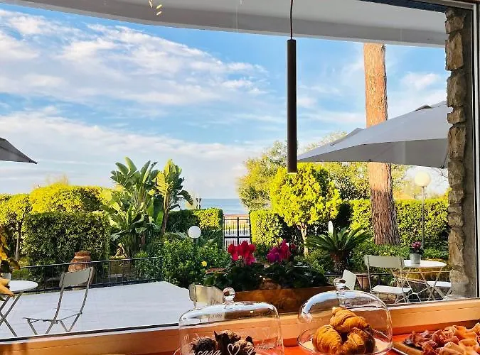 Maria Luxury Bed and breakfast 4*