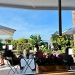Alojamento de Acomodação e Pequeno-almoço Maria Luxury 4*